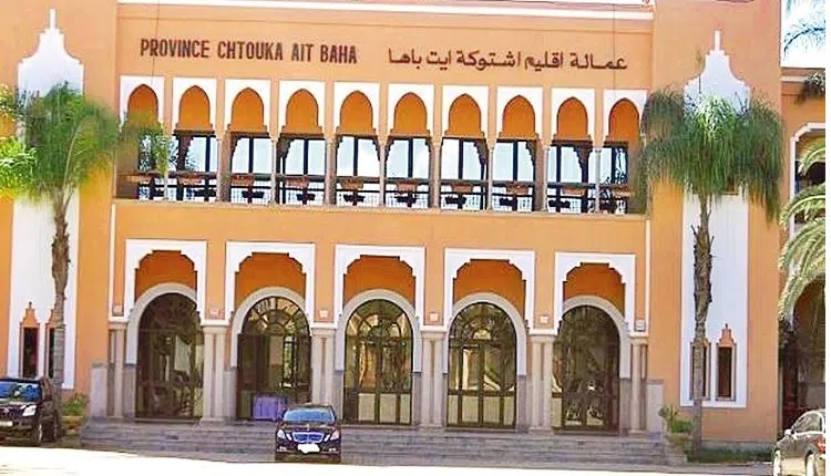 مجالس بلا هيبة.. حين يحضر المنتخبون وكأنهم في مقهى شعبي