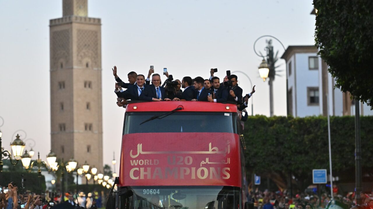 تلاحم العرش والشعب.. حين يتحول الفرح إلى تجديد للبيعة والوطن إلى قلب واحد + صور