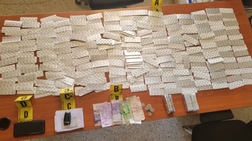 بتنسيق مع مصالح الديستي:أمن السراغنة يُطيح بشخصين بحوزتهما ألفي قرص مخدر وكوكايين