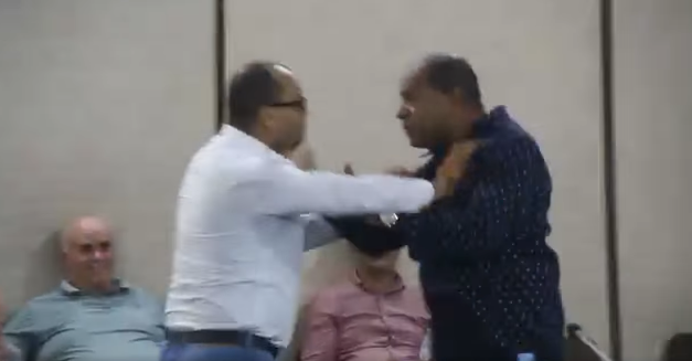 جلسة تتحول إلى حلبة صراع: تبادل السب واللكمات داخل مجلس جماعة القنيطرة