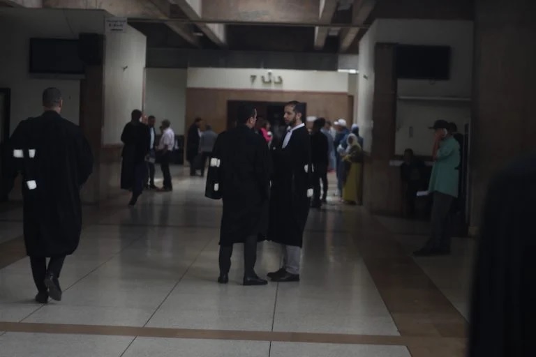 ثلاث سنوات سجناً نافذاً لنائب رئيس مقاطعة مغوغة بطنجة.. وتأييد حكم هدم البناية المخالفة