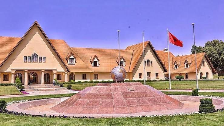 جامعة الأخوين و”HPS” تعبئان الطلبة حول الحلول المبتكرة عبر الذكاء الاصطناعي