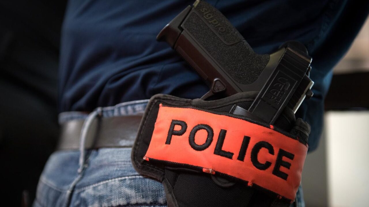 فتح بحث قضائي بالدار البيضاء بعد إقدام شرطي على قتل سيدة ومحاولة الانتحار