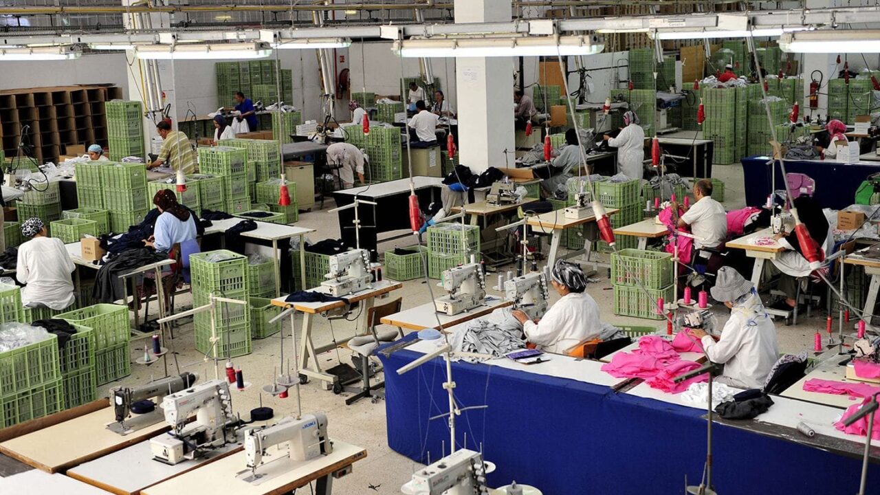 استغلال وتحـرش ومعامل في الظل… تفاصيل صادمة من ملف “نسيج القاصرات” الذي هز الرأي العام