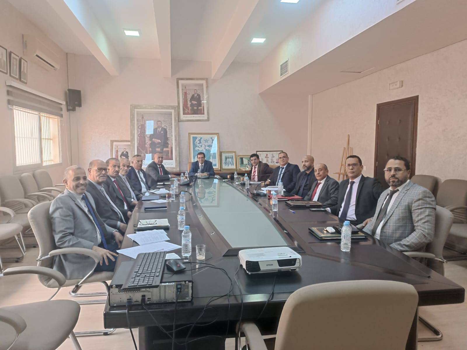 أكادير: اجتماع موسع يرسم خارطة طريق لتأهيل مهنة المفوضين القضائيين وفق القانون الجديد.