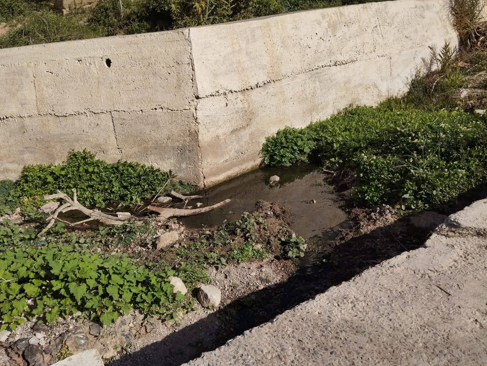 كارثة بيئية مُعلنة: الصرف الصحي يهدد مياه الشرب لـ 13 دواراً في تركانتوشكا