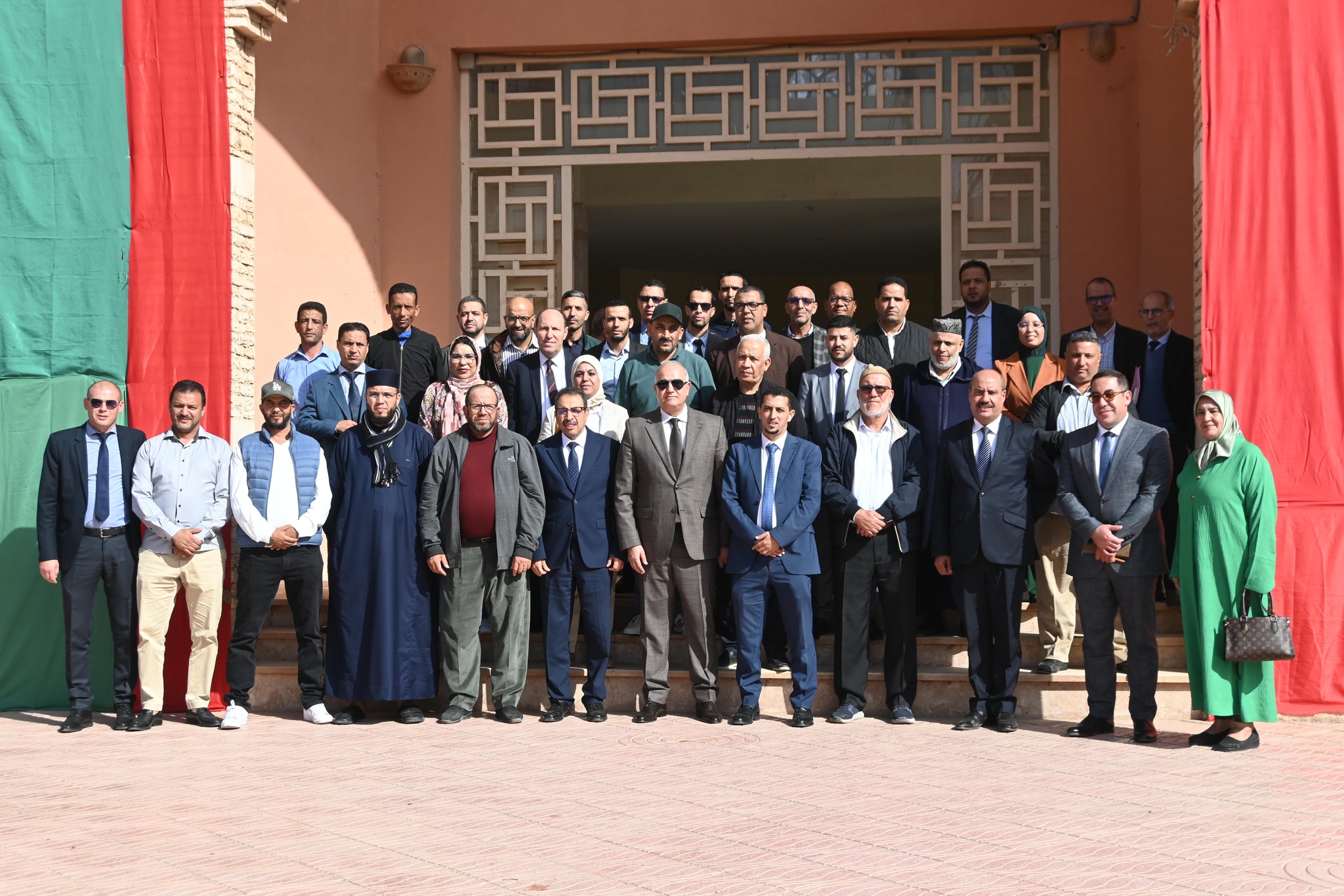 عامل اقليم إنزكان أيت ملول بالتمسية: حكامة جيدة ومقاربة تشاركية لتسريع التنمية وحل قضايا التعمير والطرق