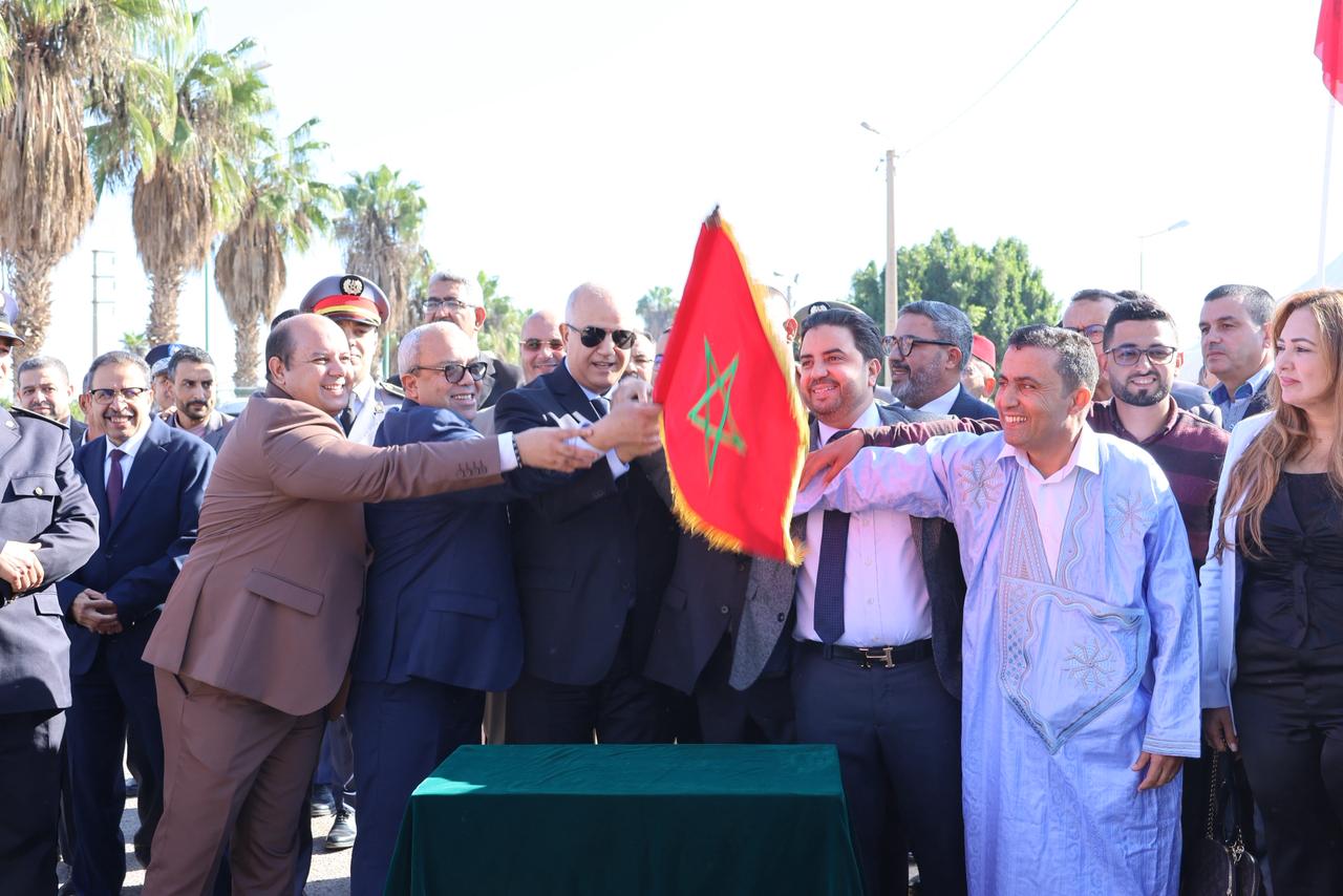 احتفاءً بالذكرى السبعين لعيد الاستقلال المجيد، عامل عمالة إنزكان أيت ملول يعطي الانطلاقة الرسمية مشاريع تنموية مهيكلة بعدد من الجماعات الترابية.