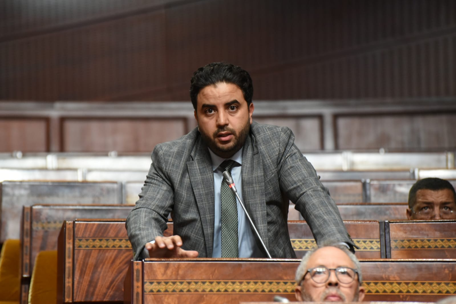 خالد الشنّاق.. برلماني يواجه الغلاء ويفضح الفساد ويقود معركة التنمية بصمت وفعالية داخل البرلمان