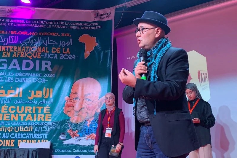 أكادير تحتفي بالفنان بوعلي مبارك في الدورة الثامنة للمهرجان الدولي للكاريكاتير بإفريقيا (فيكا)