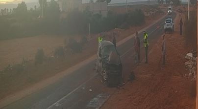 اشتوكة ايت باها:نجاة أسرة من كارثة بعد ارتطام سيارة بمنزل على طريق آيت ميلك – بيوكرى