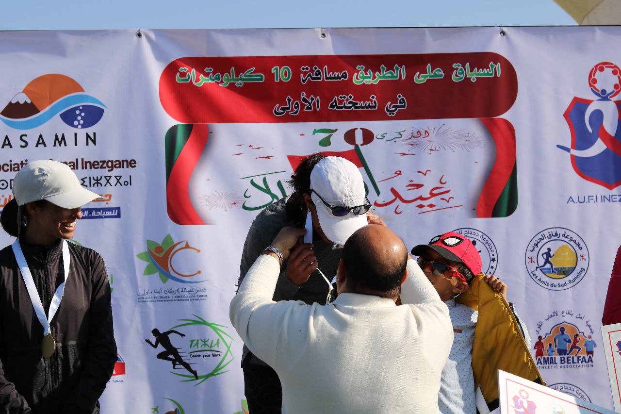إنزكان تحتفل بعيد الاستقلال بسباق 10 كيلومترات على الطريق يجمع 500 عداء