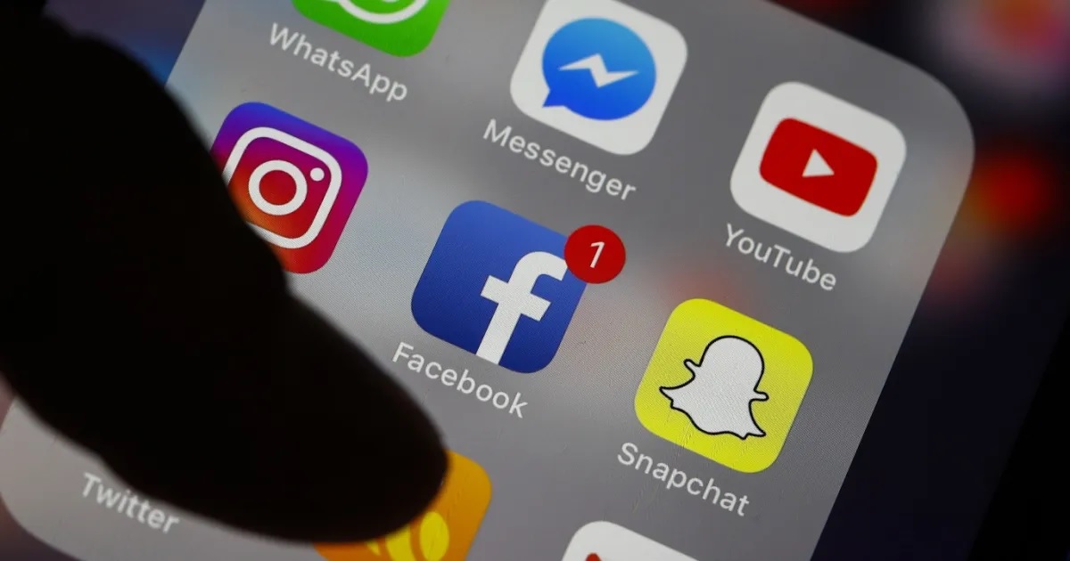 10 تطبيقات تستخدمها يوميا تستنزف بطارية هاتفك