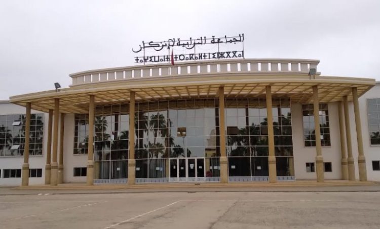 أزمة “الباركينغات” بإنزكان: هل تحوّل محيط السوق الرئيسي إلى منطقة محظورة لخدمة أجندات خاصة؟