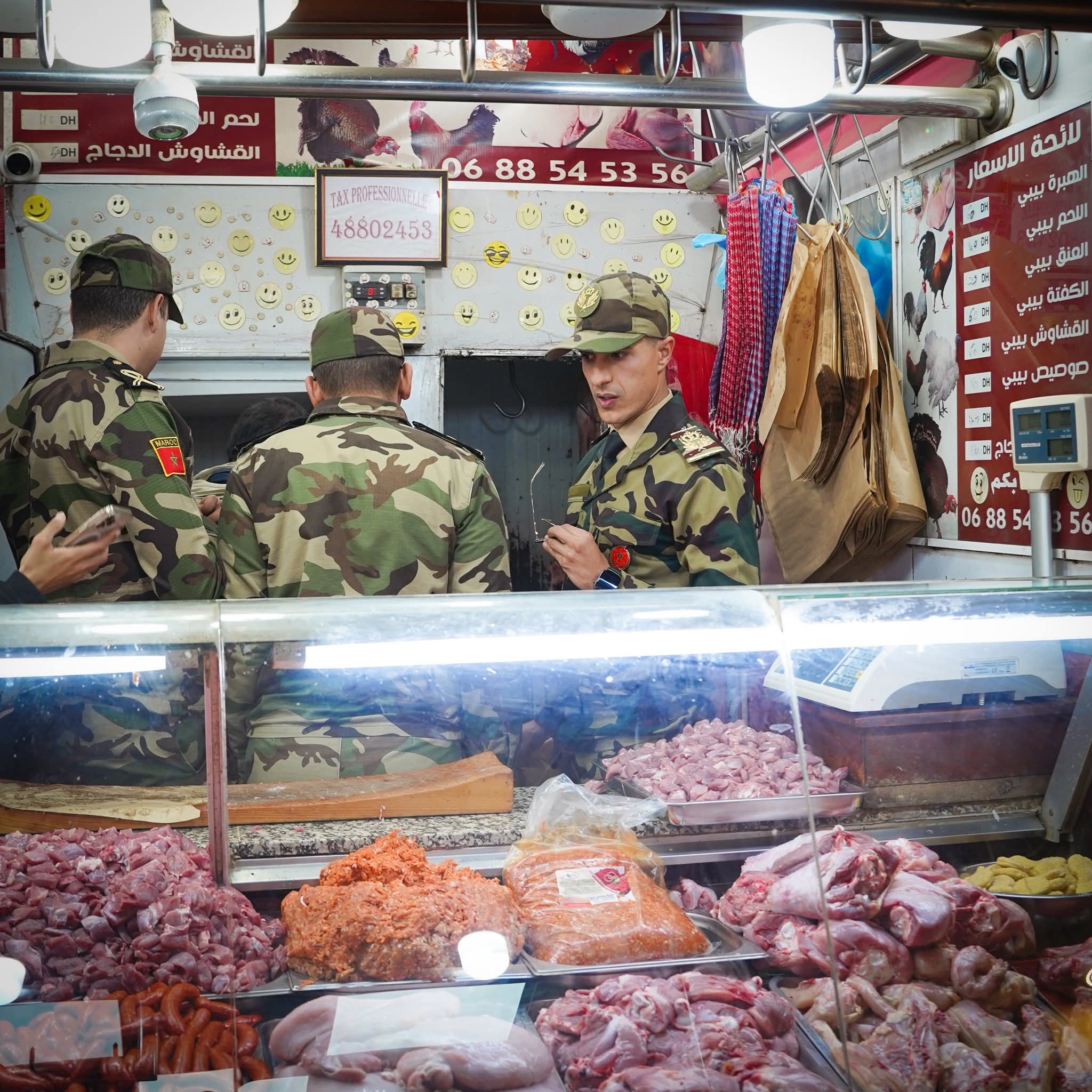 قائد المقاطعة الأولى ببيوكرى يقود حملة استثنائية لحماية المستهلك قبل رمضان