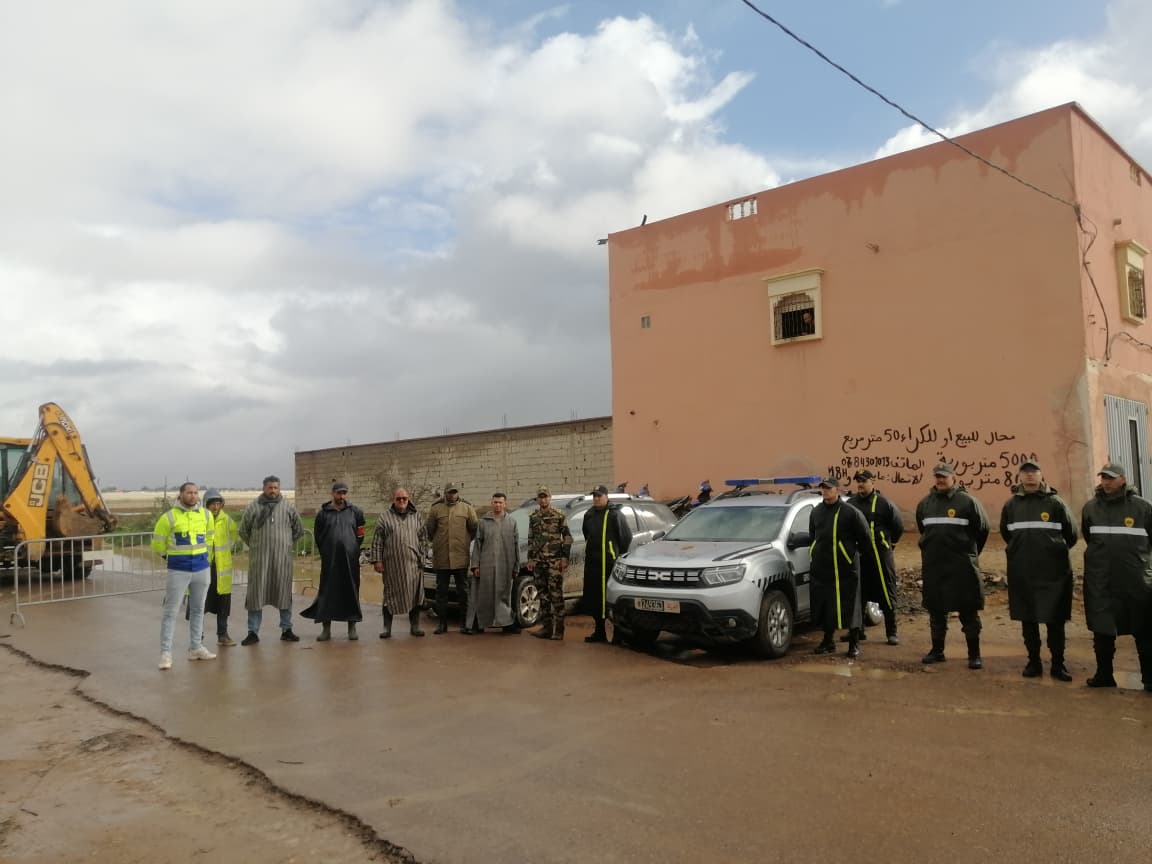 ايت اعميرة. تدخلات ميدانية لحماية عدد من المناطق من خطر الفيضانات.