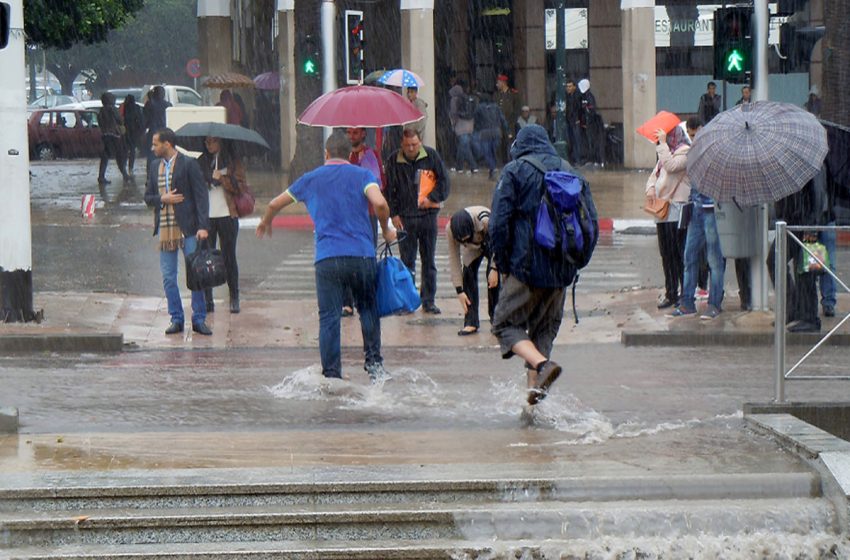 نشرة إنذارية..أمطار قوية ورياح عاصفية من الخميس إلى الجمعة