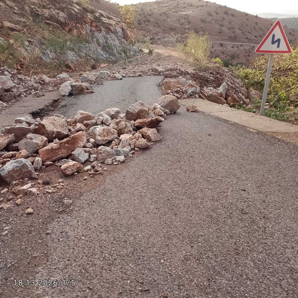 سيدي عبد الله البوشواري: صور “صادمة” لطرق مقطوعة ومطالب لعامل الإقليم بالتدخل لفك العزلة