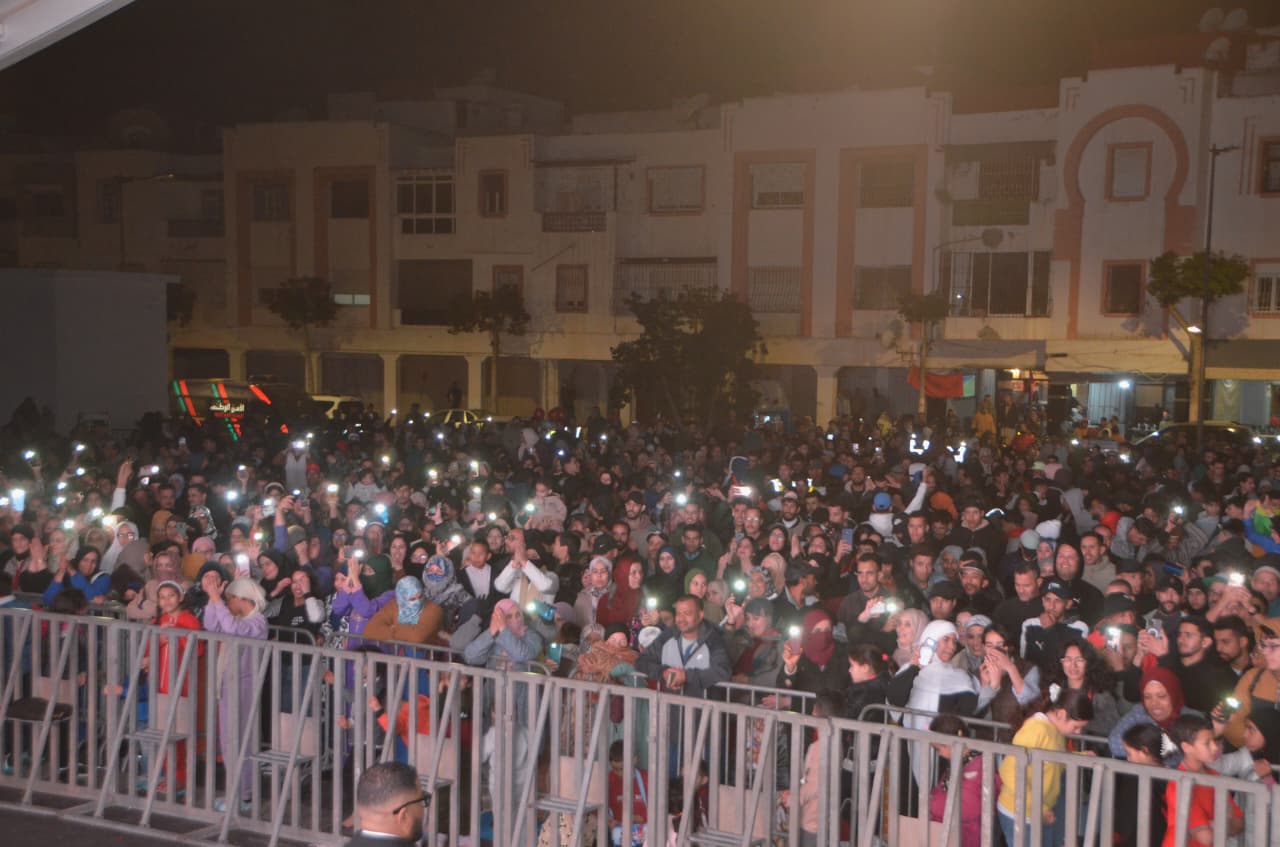 أكادير: ثلاث منصات فنية توحد الإيقاع والهوية في احتفال جماهيري استثنائي بالسنة الأمازيغية