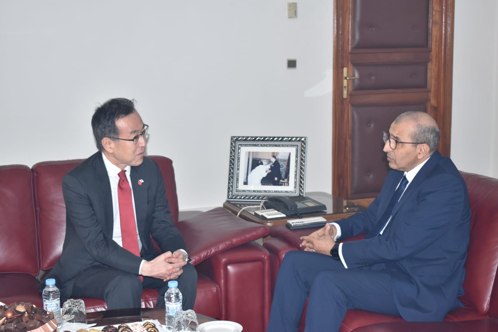 زيارة سفير اليابان لجماعة أوكنز باشتوكة ايت باها: تعزيز للتعاون التنموي وترسيخ للعلاقات المغربية–اليابانية