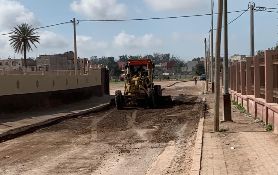 حين يغيب المنتخبون… السلطة المحلية تتدخل لإصلاح طريق مهترئة بأيت ملول