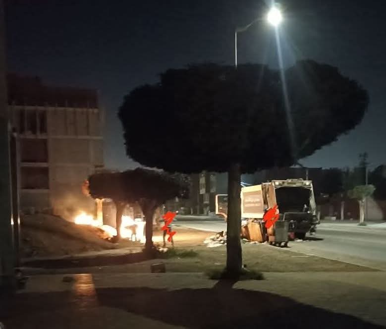 حرق النفايات في شوارع أيت ملول يثير غضب الساكنة ومخاوف بيئية متصاعدة