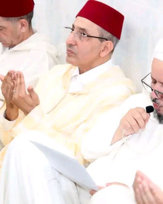 محمد سالم الصبتي يقدم واجب العزاء في أوكنز ويجسد قيم القرب الإنساني