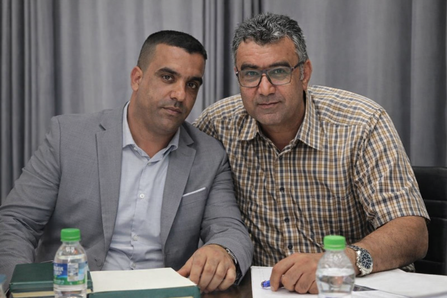 صراع سياسي داخل مجلس آيت ميلك.. سجال حاد بين المعارضة ورئاسة الجماعة حول “اتفاقية التجهيز”