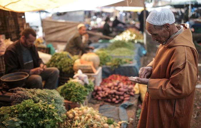 “القدرة الشرائية خط أحمر”.. مرصد حقوقي يدين المضاربات في المواد الأساسية.