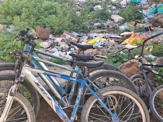 تلاميذ مؤسسة “النخيل” ببلفاع.. بين طموح التحصيل وهاجس سرقة الدراجات