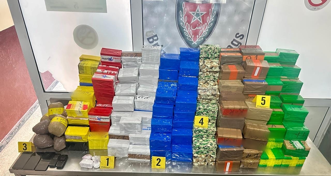 بناء على معلومات وفرتها مصالح الديستي:فرقة مكافحة العصابات باكادير توقف شخصين متورطين بحيازة والإتجار في المخدرات