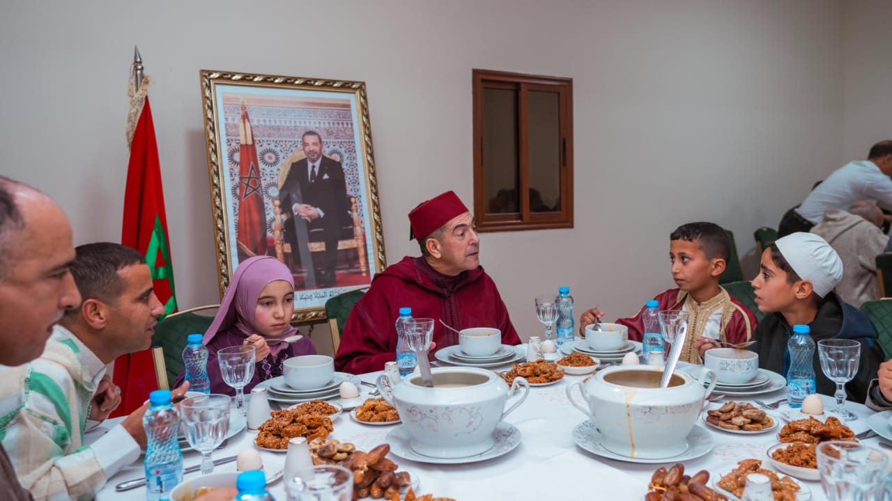 إفطار رمضاني بجماعة أقصري بمعية تلاميذ مجموعة مدارس هارون الرشيد