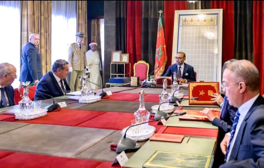 جلالة الملك يترأس مجلسًا وزاريًا ويعطي دفعة جديدة للإصلاحات والتنمية المجالية