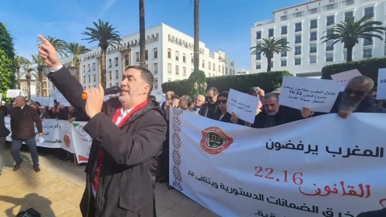 العدول غاضبون..إضراب مفتوح يشل الخدمات التوثيقية