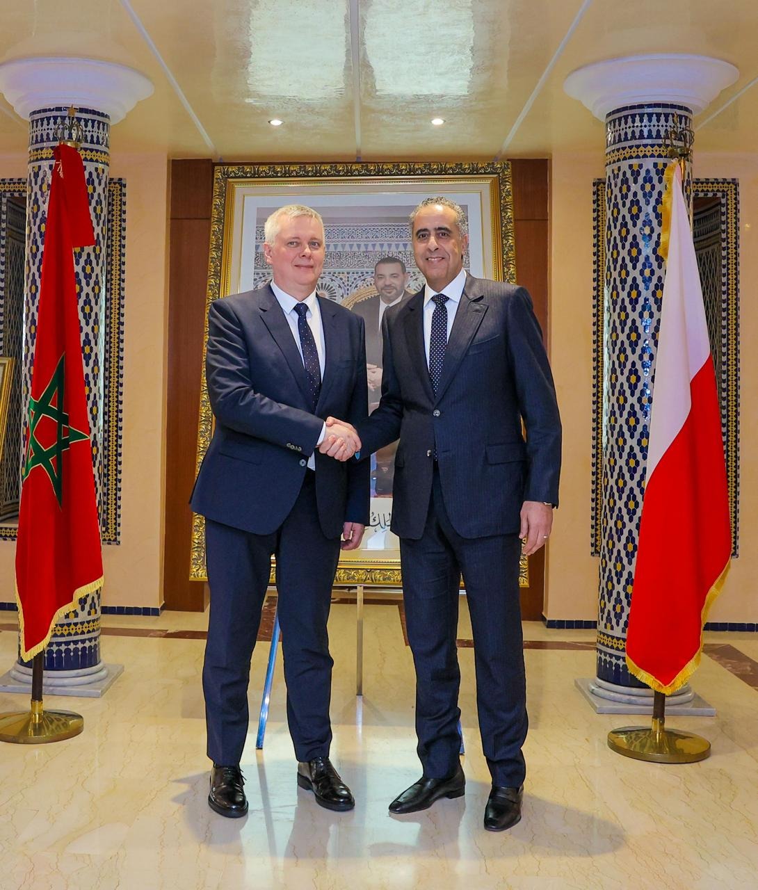 السيد حموشي يستقبل الوزير المنتدب لدى الوزير الأول المكلف بالتنسيق بين المصالح الأمنية والأجهزة الخاصة بدولة بولونيا (بلاغ DGSN – DGST)