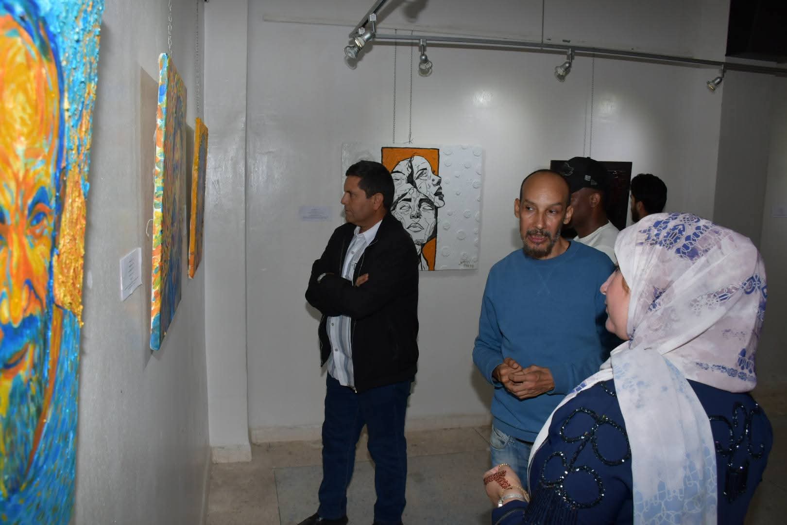 الفنان التشكيلي محمد السوسي يعرض “تيفيراس “في أيت ملول