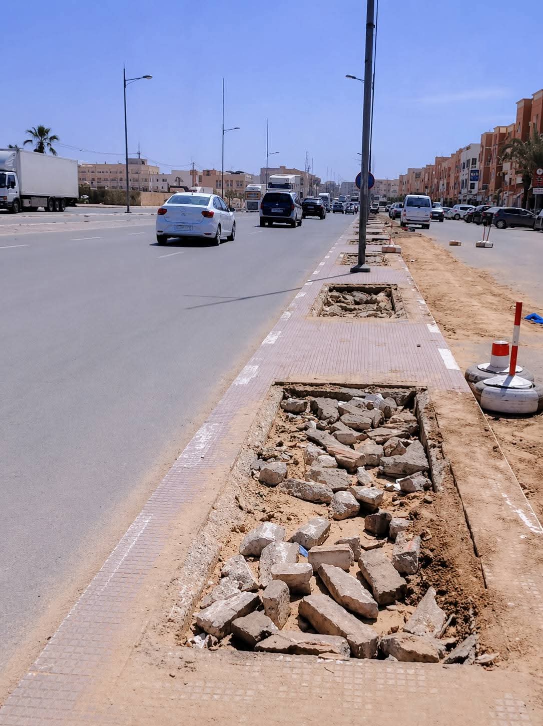 “مشروع بهلواني” يثير الجدل بسيدي بيبي.. من فوّض لجمعية تغيير ملامح الطريق؟