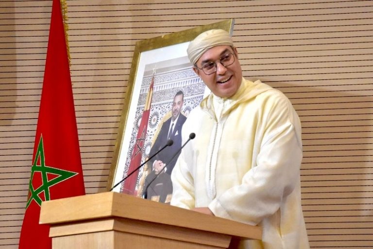 ما وراء تدوينة محمد أوزين: هل يعيش الصحافي المغربي استقلالاً حقيقياً؟