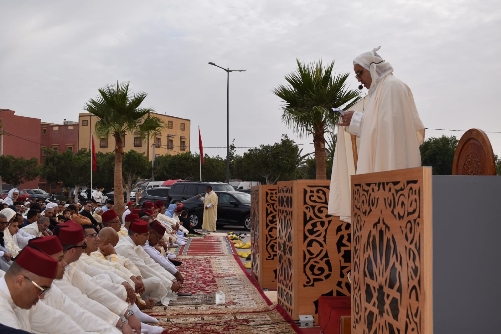إقليم اشتوكة أيت باها : في أجواء روحانية عامل الإقليم يؤدي صلاة عيد الأضحى بمصلى مسجد الجزولي ببيوكرى