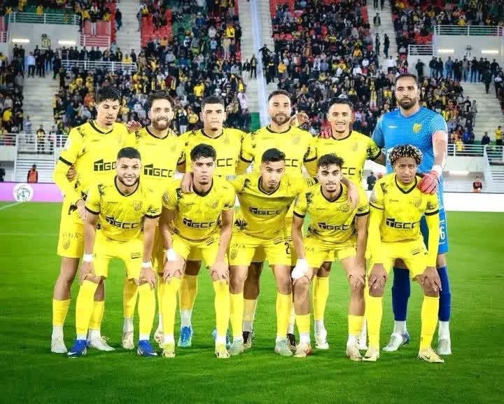 المغرب الفاسي يتوج بطلاً للبطولة الإحترافية بعد 41 عاماً من الغياب
