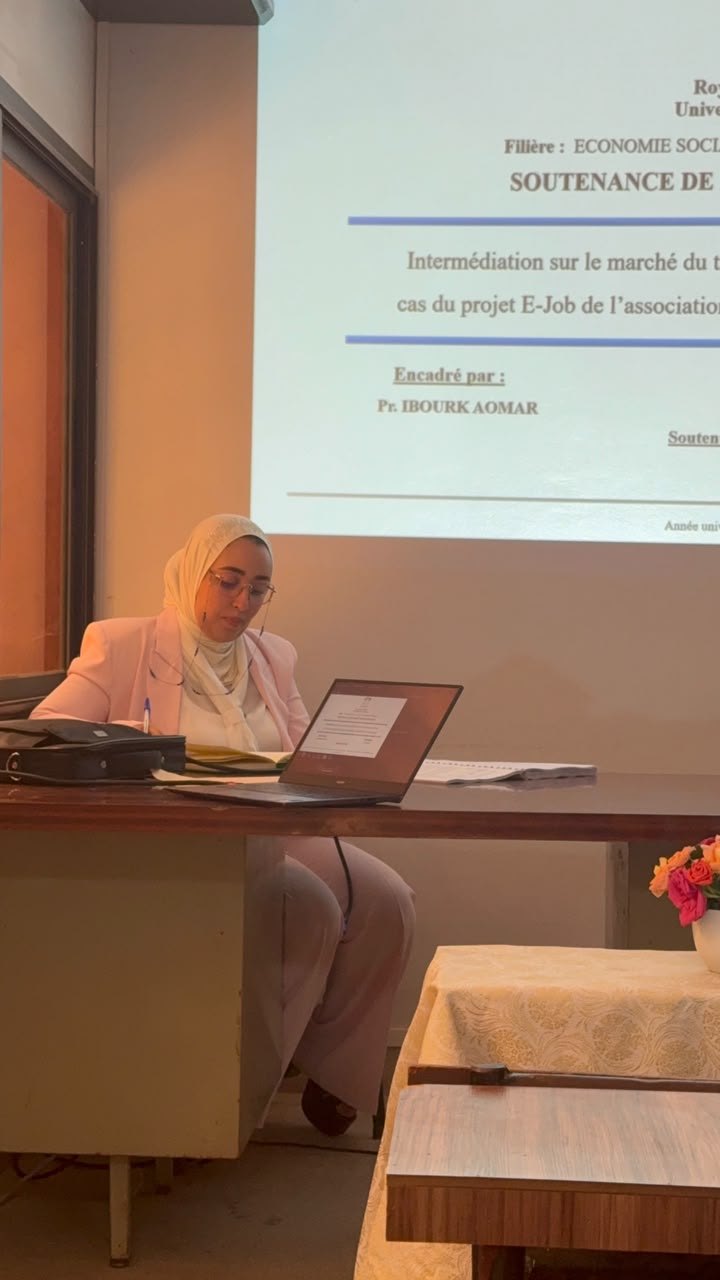 بإشراف الدكتور عمر إبورك: الباحثة آسيا زايد تناقش واقع وتحديات الوساطة في سوق الشغل بالمغرب.