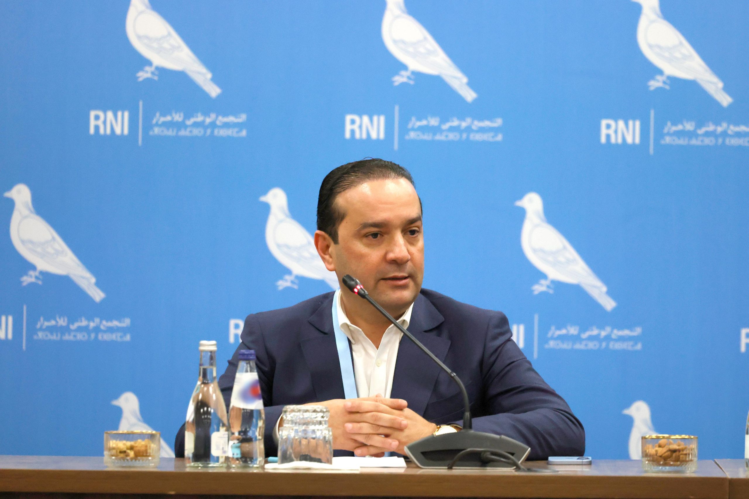 التجمع الوطني للأحرار يرفض استقطاب مرشحي الأحزاب ويشدد على نزاهة الانتخابات