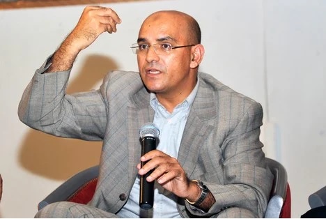 هل أخطأ حسن أوريد في تفسير أحداث سبتة؟ عندما يغيب الدليل عن التحليل