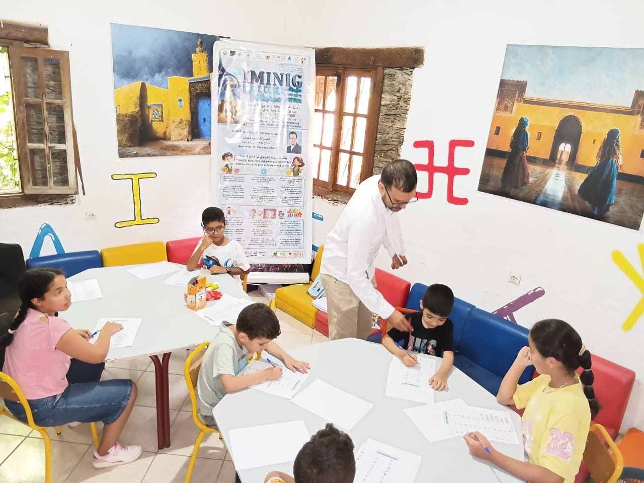 أكادير: ورشات مهرجان إمينك التربوية تعيد أطفال الجالية إلى حضن الثقافة الأمازيغية.