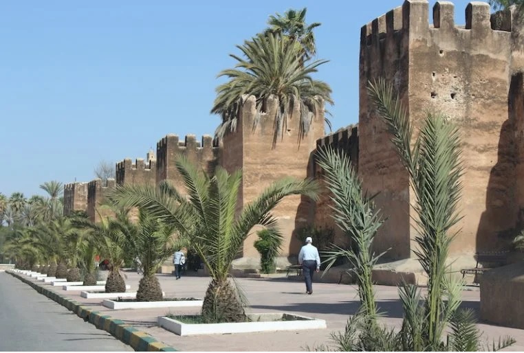 أسوار تارودانت العتيقة: جهود حثيثة لترميم المعلمة التاريخية وإعادة تأهيل محيطها العمراني