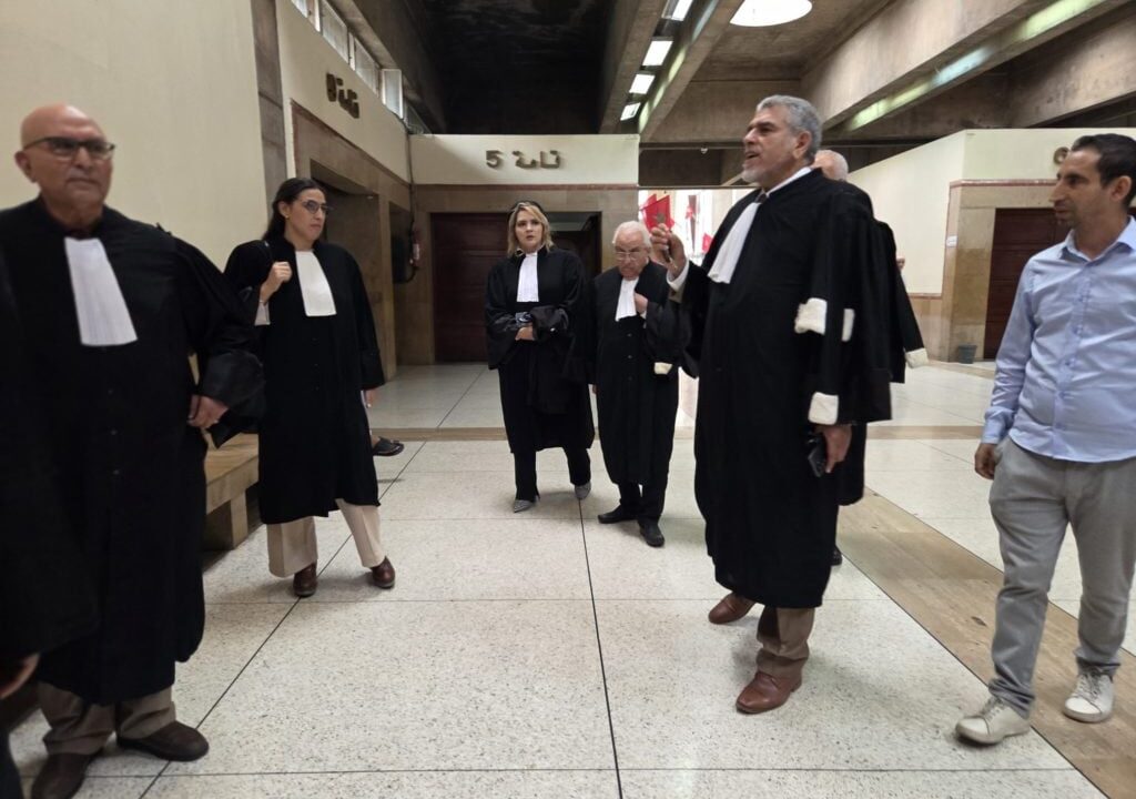 الرميد ونقباء سابقون يقودون عودة المحامين إلى المحاكم