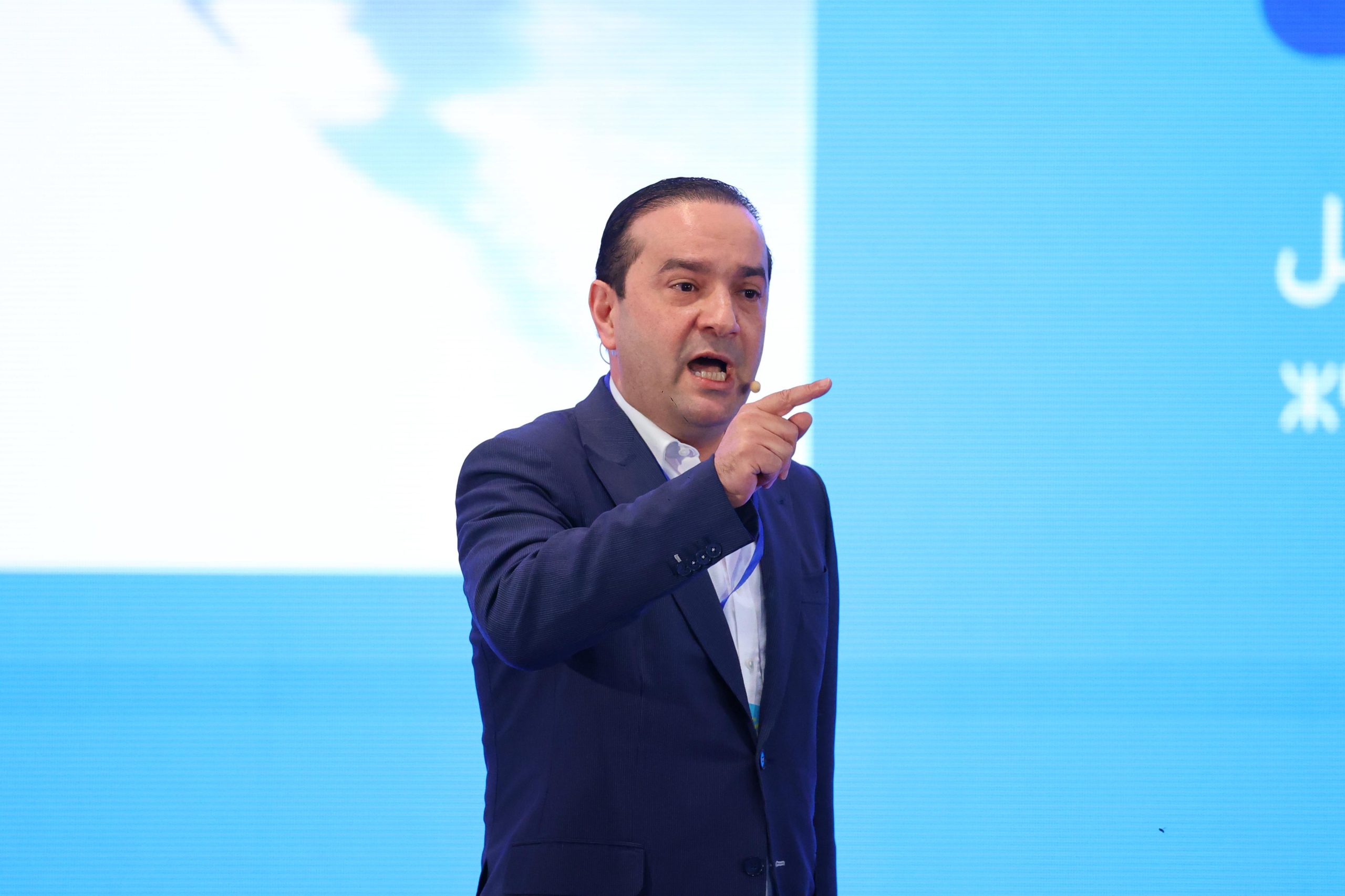 شوكي يصف ما يروج حوله بالإدعاءات والمزاعم المغرضة ويعلن اللجوء إلى القضاء لمتابعة مروجيها