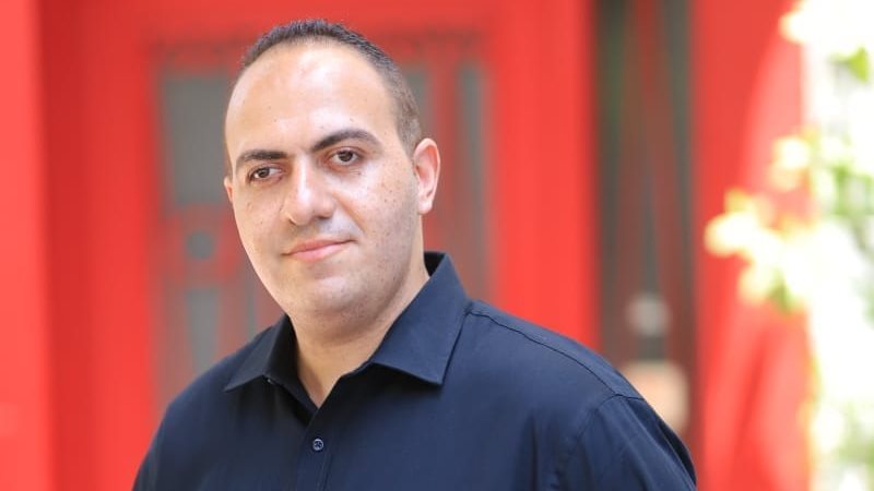 عبدالحميد صالح في دائرة الضوء.. دعم للإعلام الرياضي ومتابعة لنادي العهد اللبناني