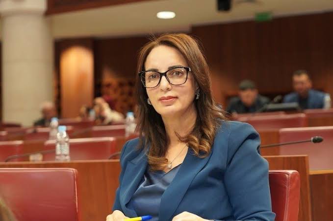 من هي الوزيرة المنتدبة ماديحة خيير؟