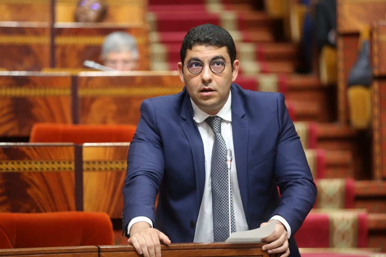 غياب قطاع الاتصال عن الحكومة الجديدة يثير تساؤلات حول مستقبل الصحافة والإعلام بالمغرب